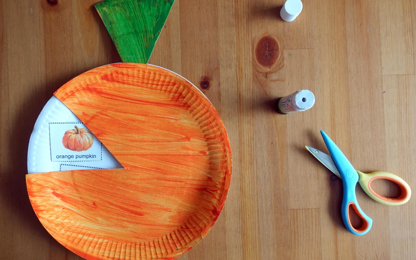 Make a turntable to show the stages of a pumpkin lifecycle.